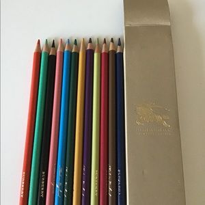 Burberry Set of coloring pencils